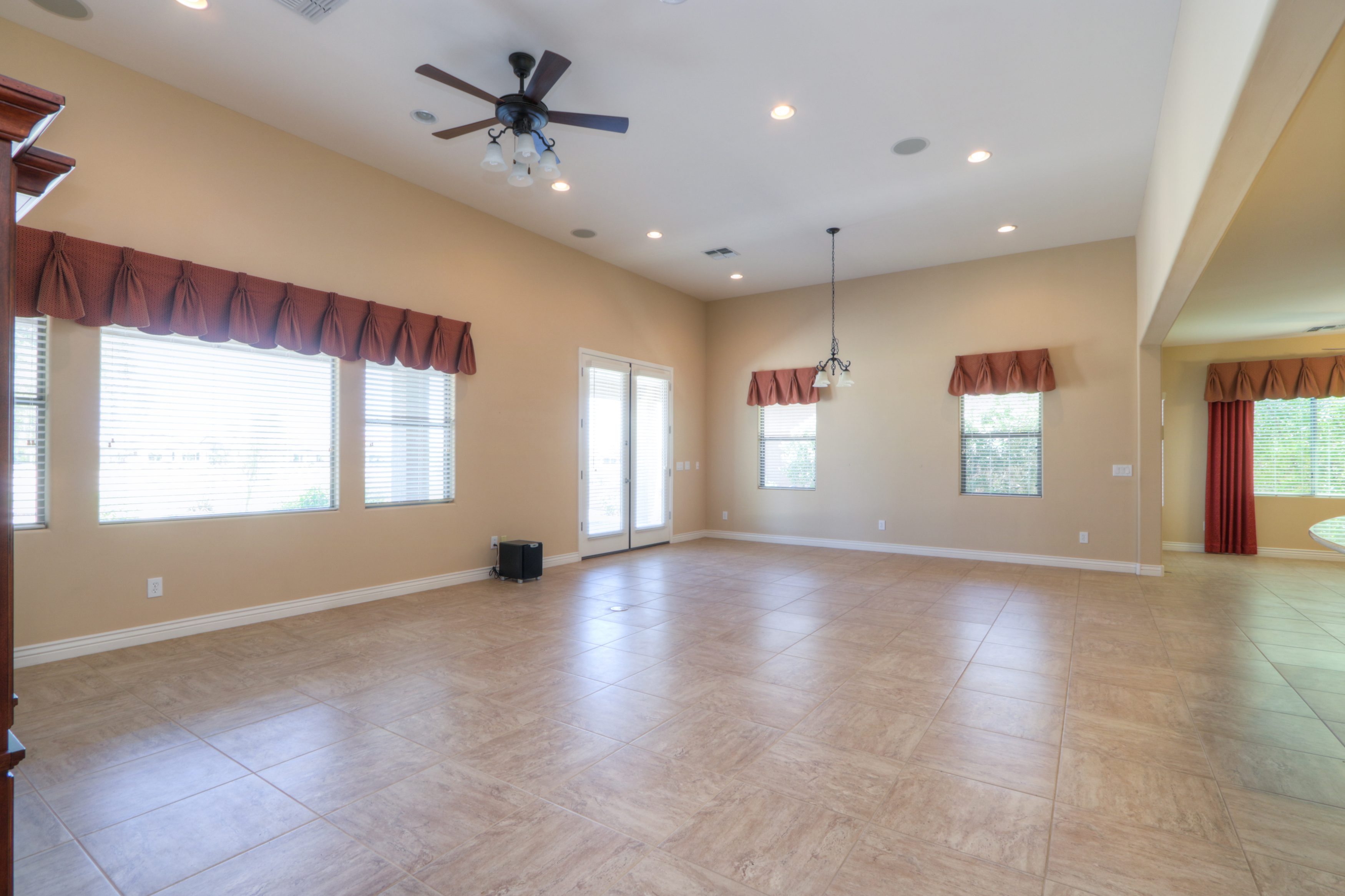 Open Floor Plan, Living Room, Ceiling Fan, Recessed Lighting, Surround Sound,